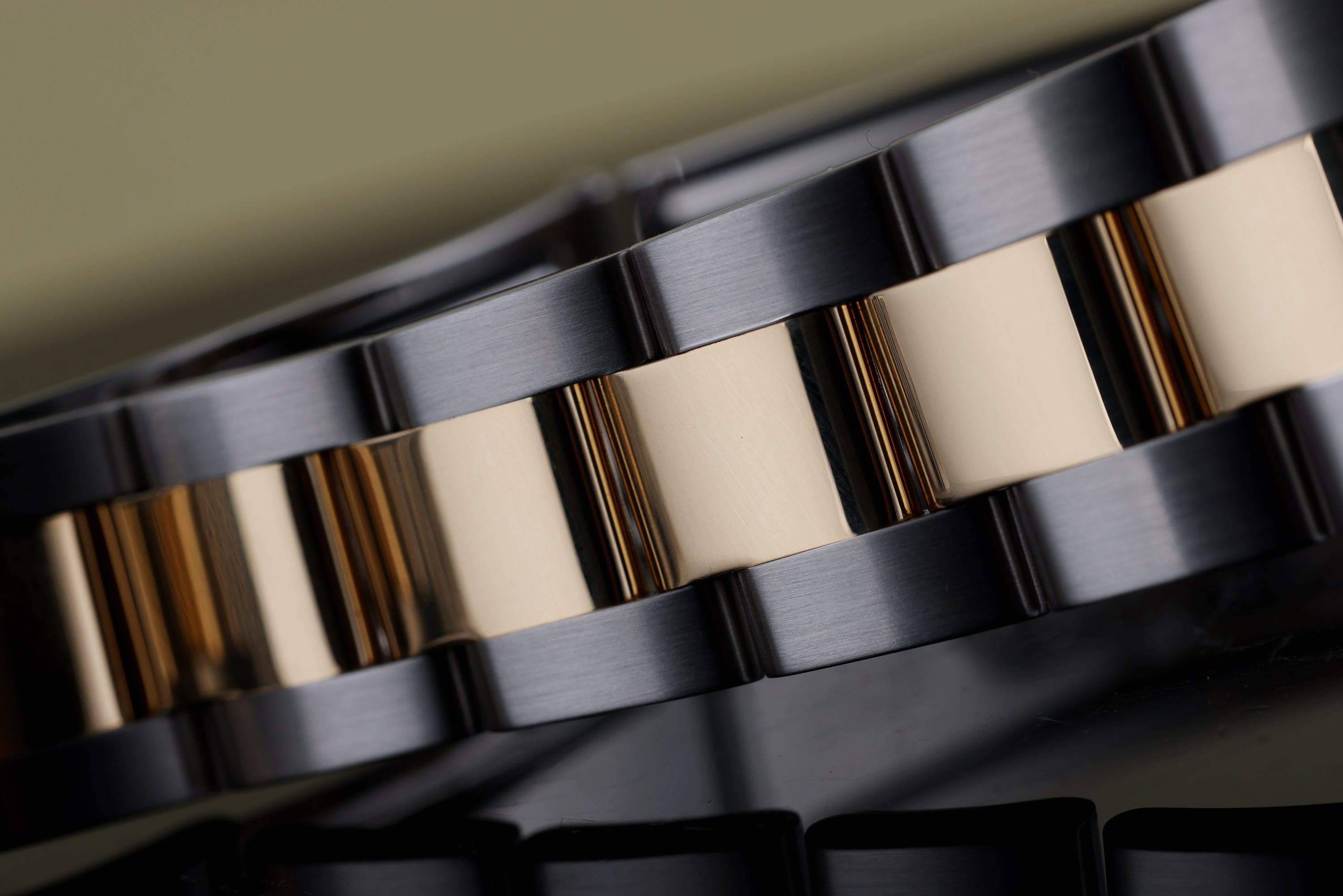 Rolex Oyster Perpetual 34 | REF. 14233 | Stainless Steel & 18k Yellow Gold | 34mm | Gold Dial