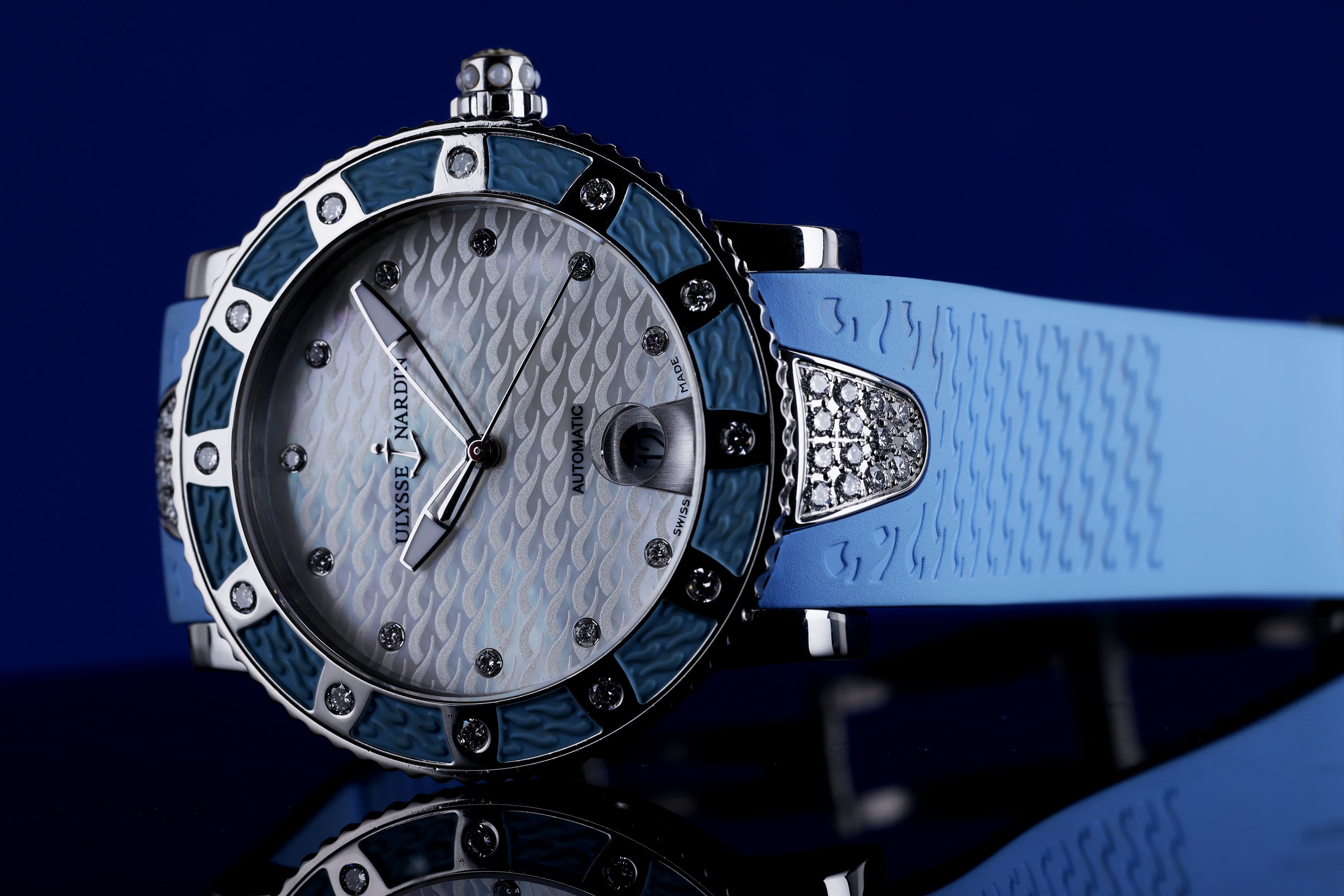 Ulysse Nardin Diver | REF. 8103-101 | White Mother of Pearl Dial | Blue Rubber & Diamond Bezel | Stainless Steel | 40.5mm | 2010s