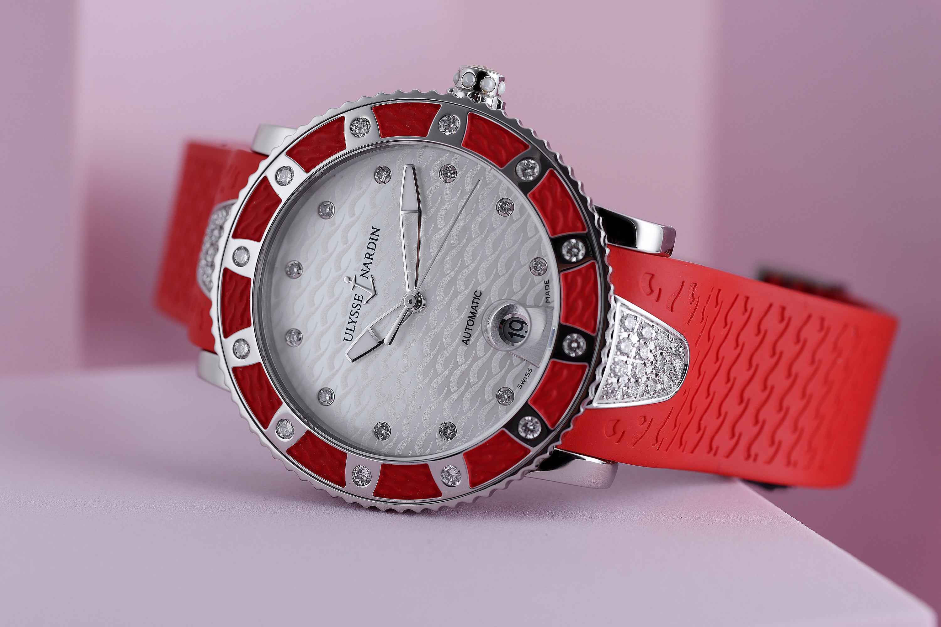 Ulysse Nardin Diver | REF. 8103-101 | White Mother of Pearl Dial | Red Rubber & Diamond Bezel | Stainless Steel | 40.5mm | 2010s