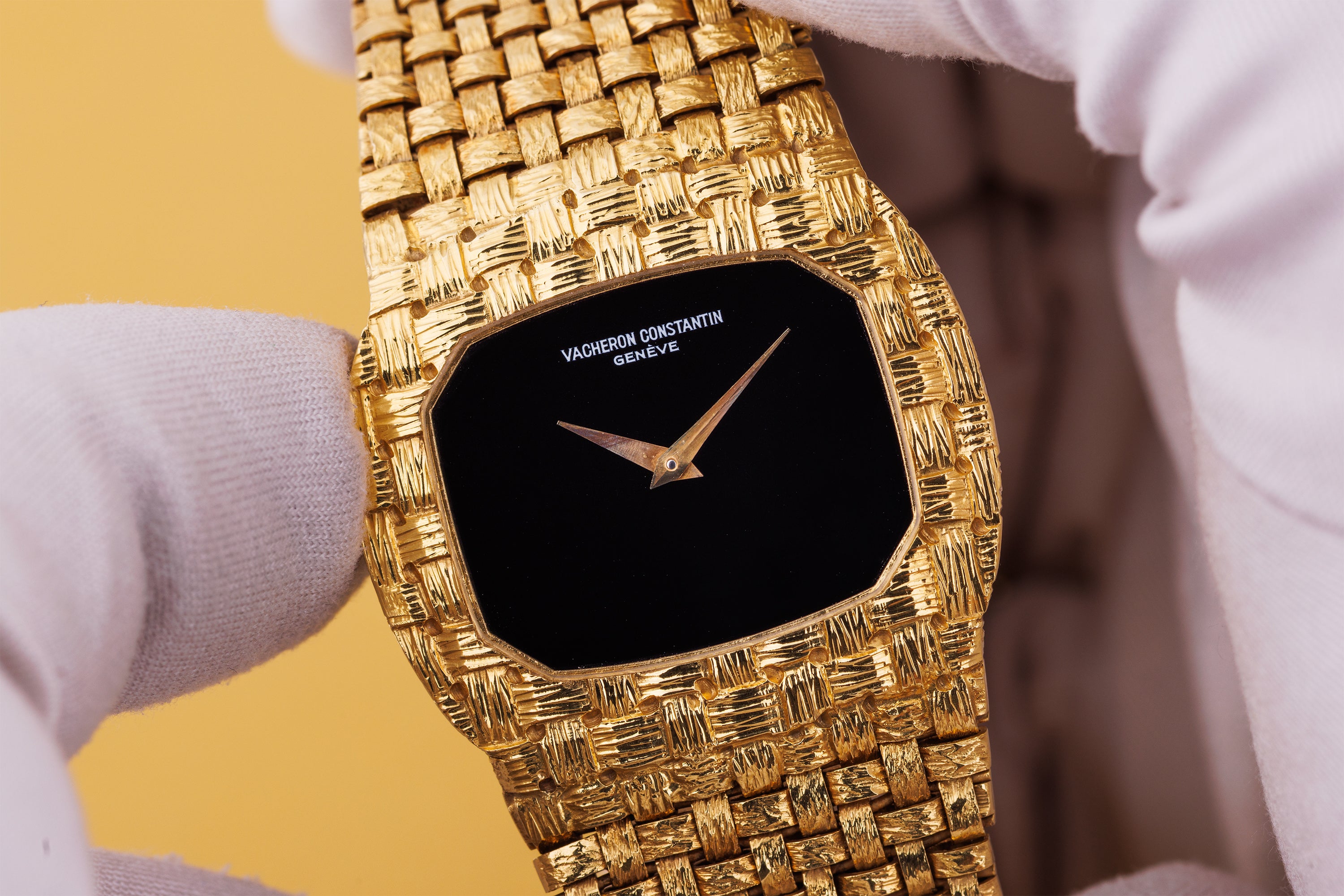 Vacheron Constantin 1970's Vintage Wristwatch | Onyx Dial | Woven Bracelet | 18k Yellow Gold | 31.5mm | Manual Wind