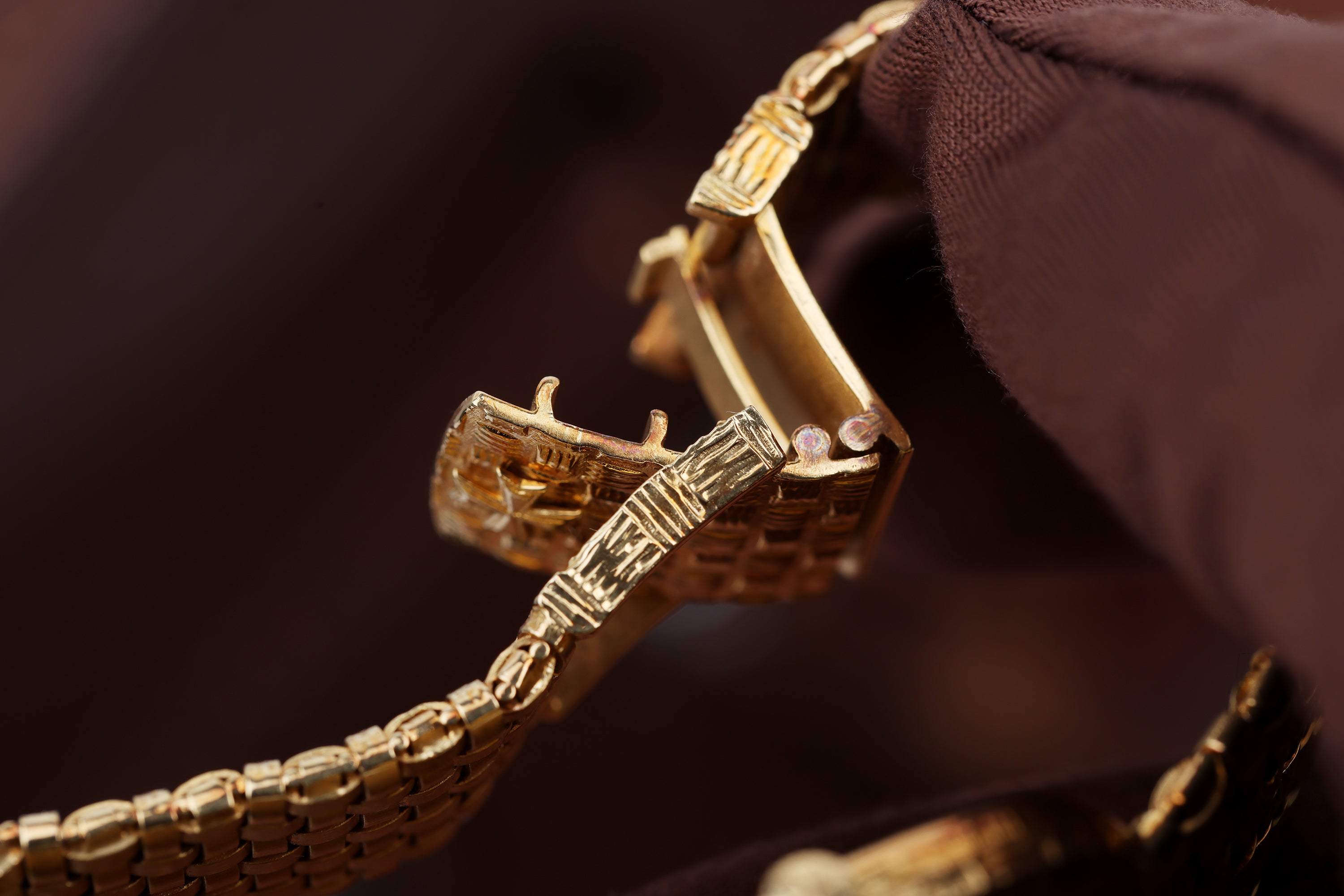 Vacheron Constantin 1980's Vintage Wristwatch | 18k Yellow Gold | 30mm | Woven Bracelet