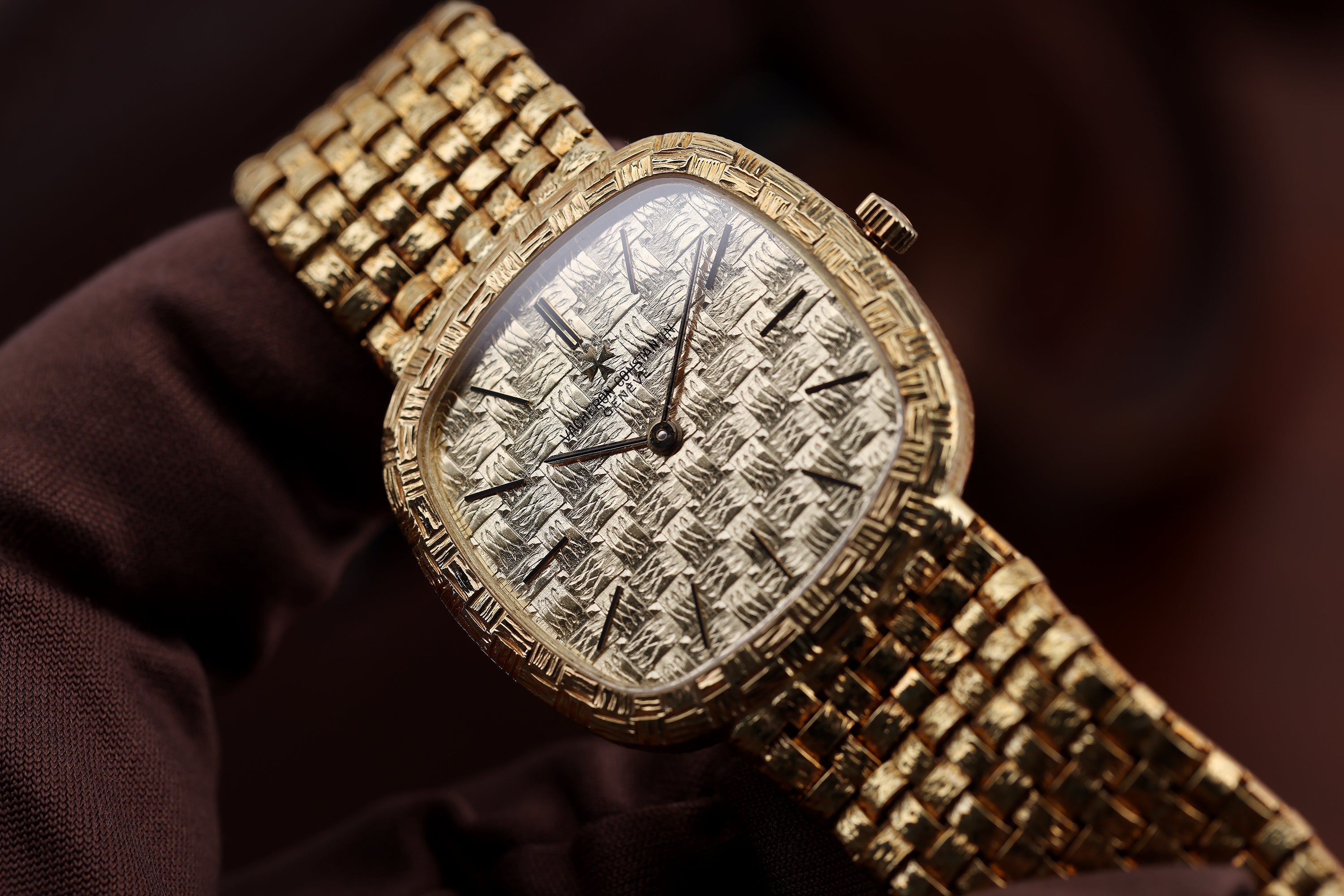 Vacheron Constantin 1980's Vintage Wristwatch | 18k Yellow Gold | 30mm | Woven Bracelet