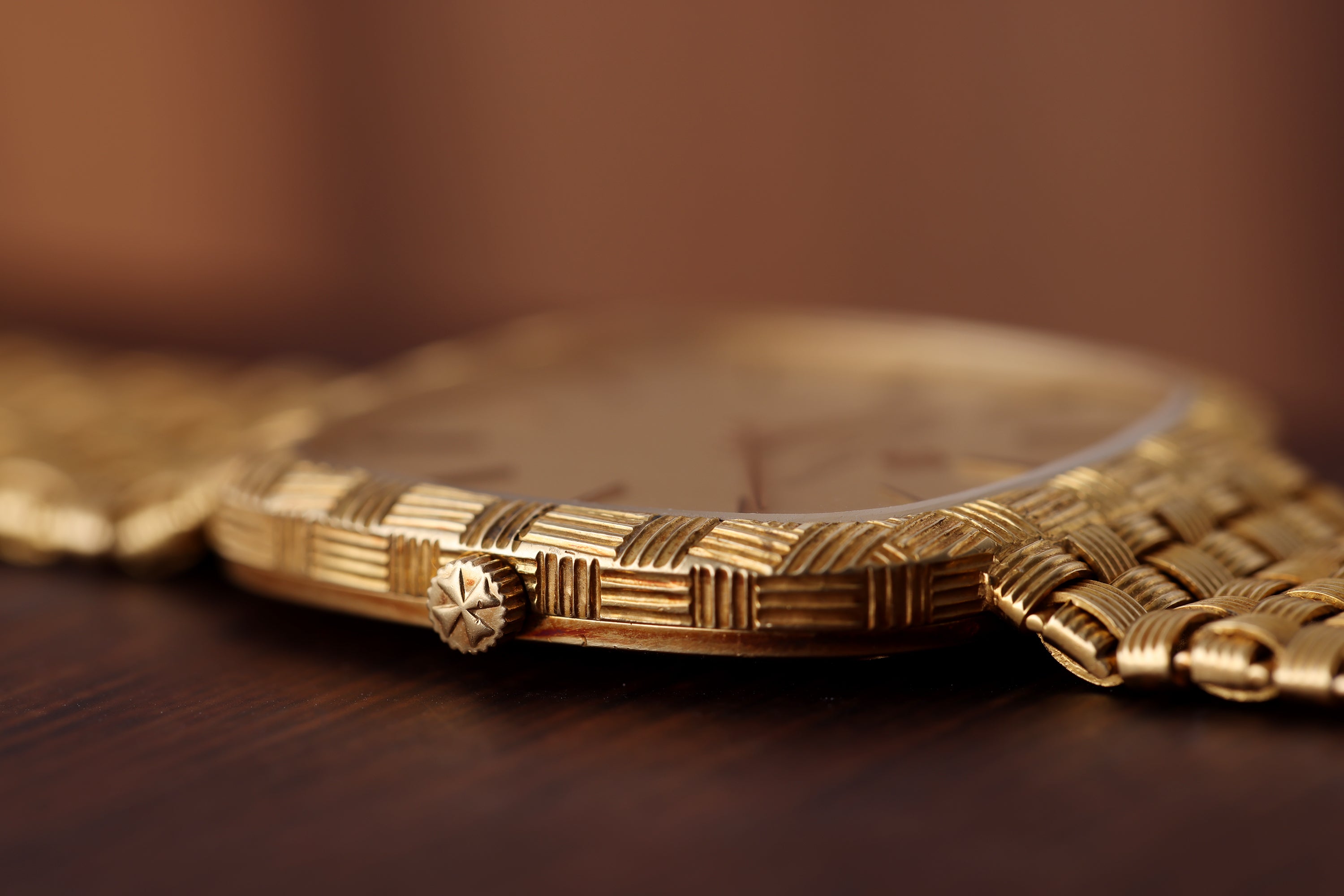 Vacheron Constantin 1980's Vintage Wristwatch | 18k Yellow Gold | 30mm | Woven Bracelet