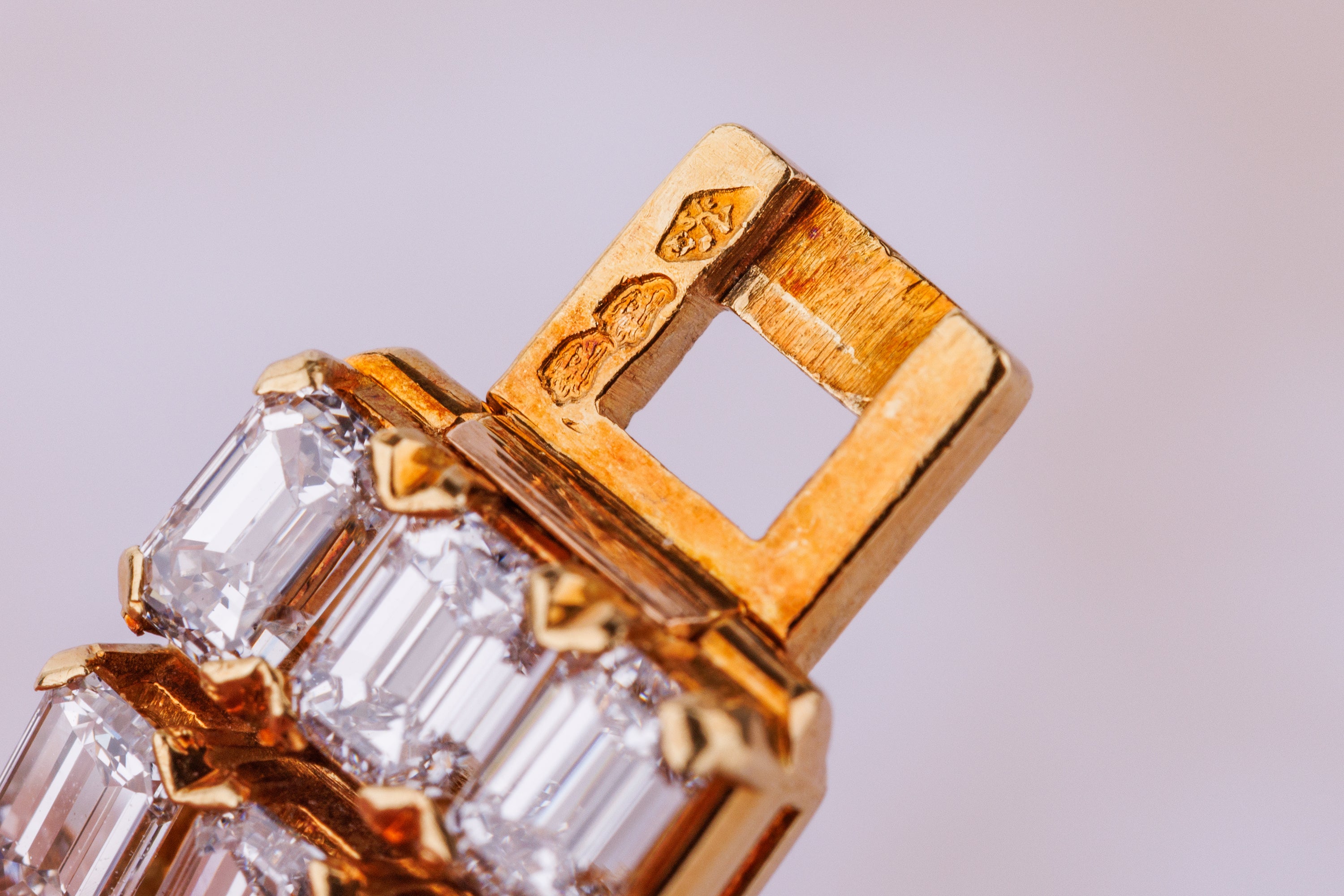 Rare Vacheron Constantin Lady Kalla | REF. 17701 | Pavé Emerald & Baguette Diamonds | 18k Yellow Gold | 19.5mm | 1980's