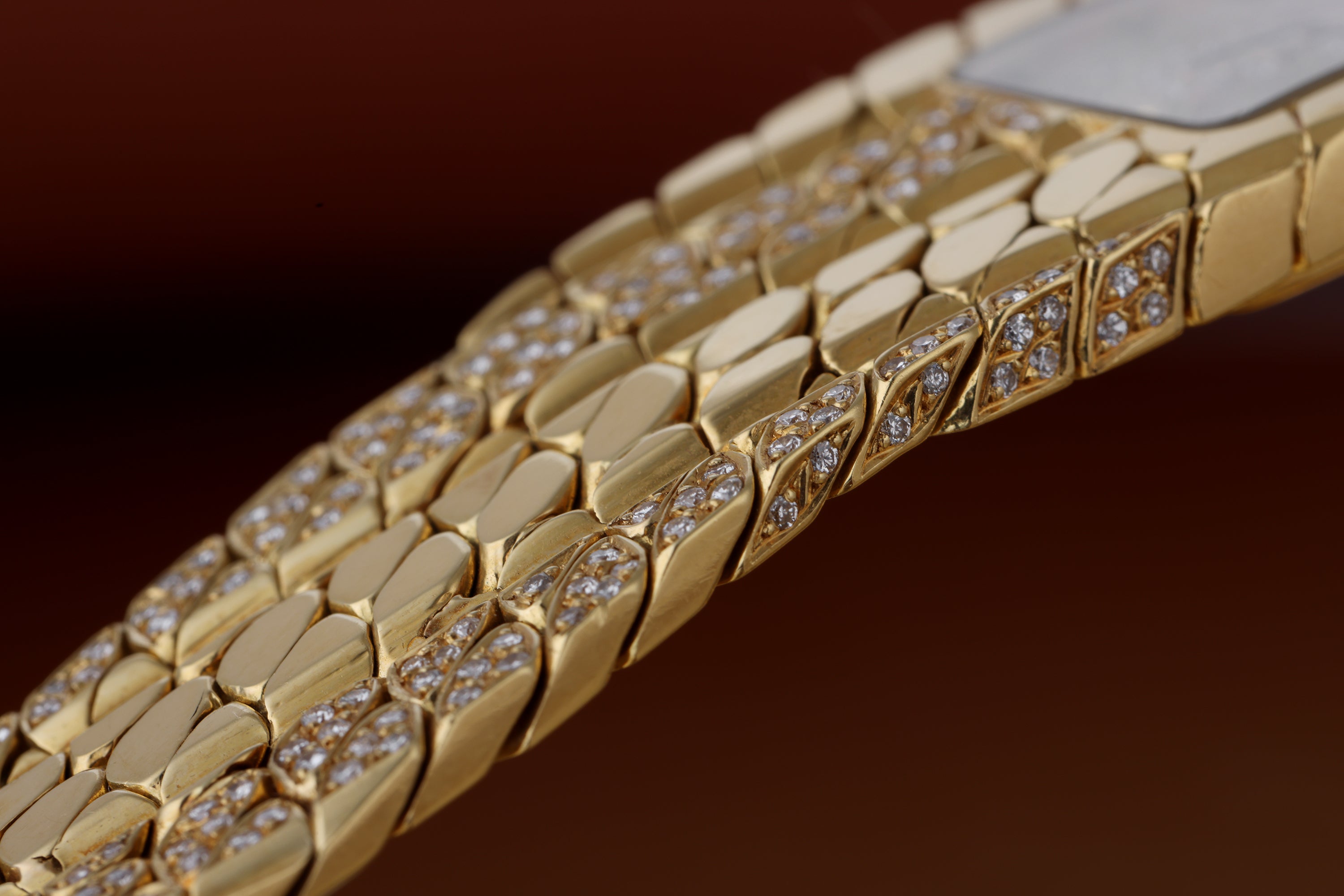 Vacheron Constantin 1990's Wristwatch | Pavé Diamond & Scale Textured | 18k Yellow Gold | 22mm | Quartz | Box