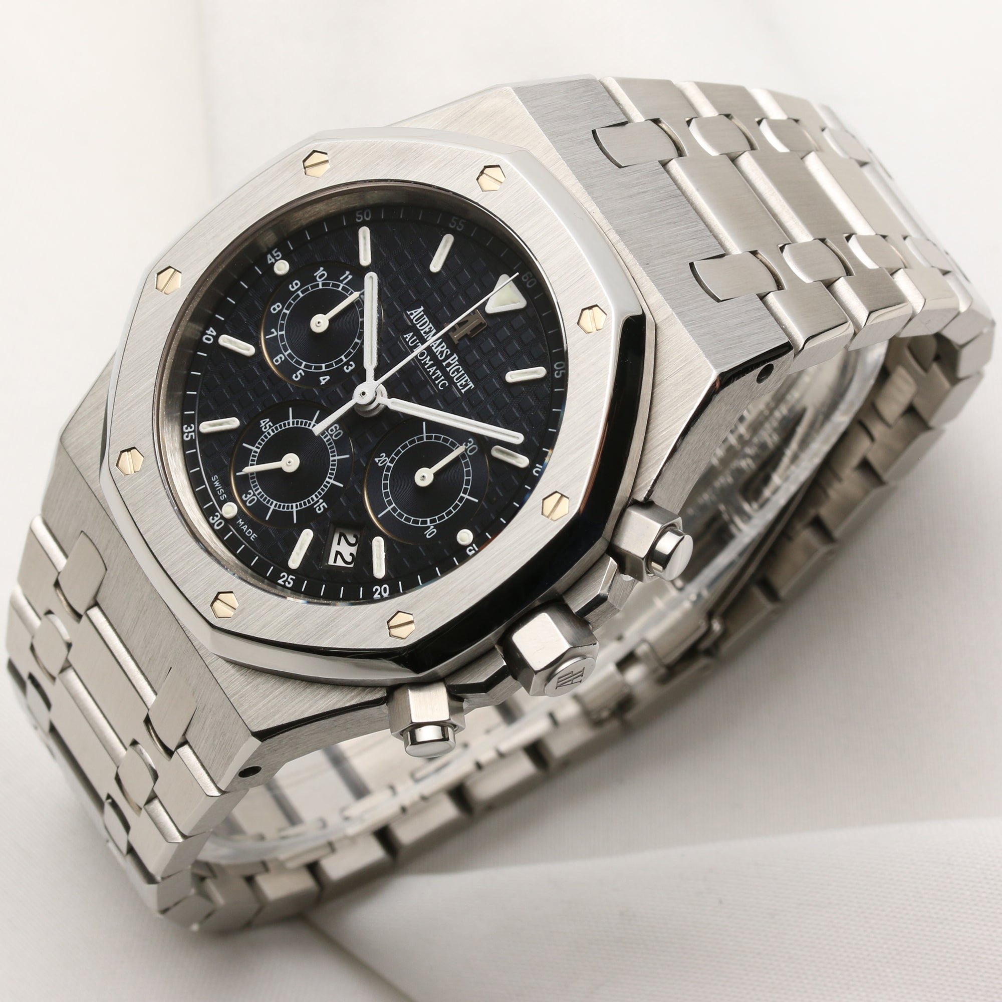 Audemars Piguet Royal Oak Chronograph Stainless Steel Black Dial Second Hand Watch Collectors 3