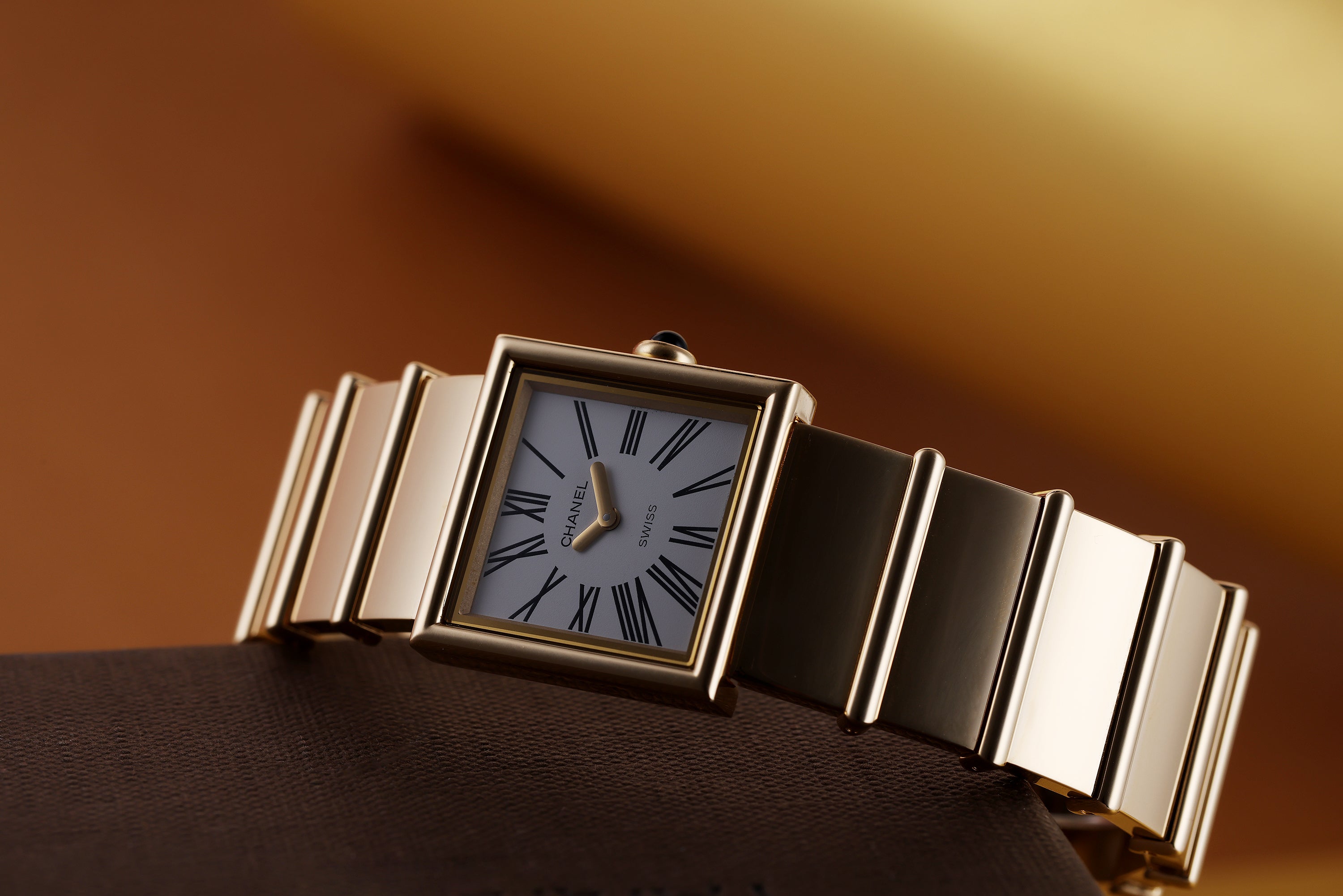Chanel Mademoiselle Ladies Wristwatch | REF. H0834 | 18k Yellow Gold | Service Papers (2021)