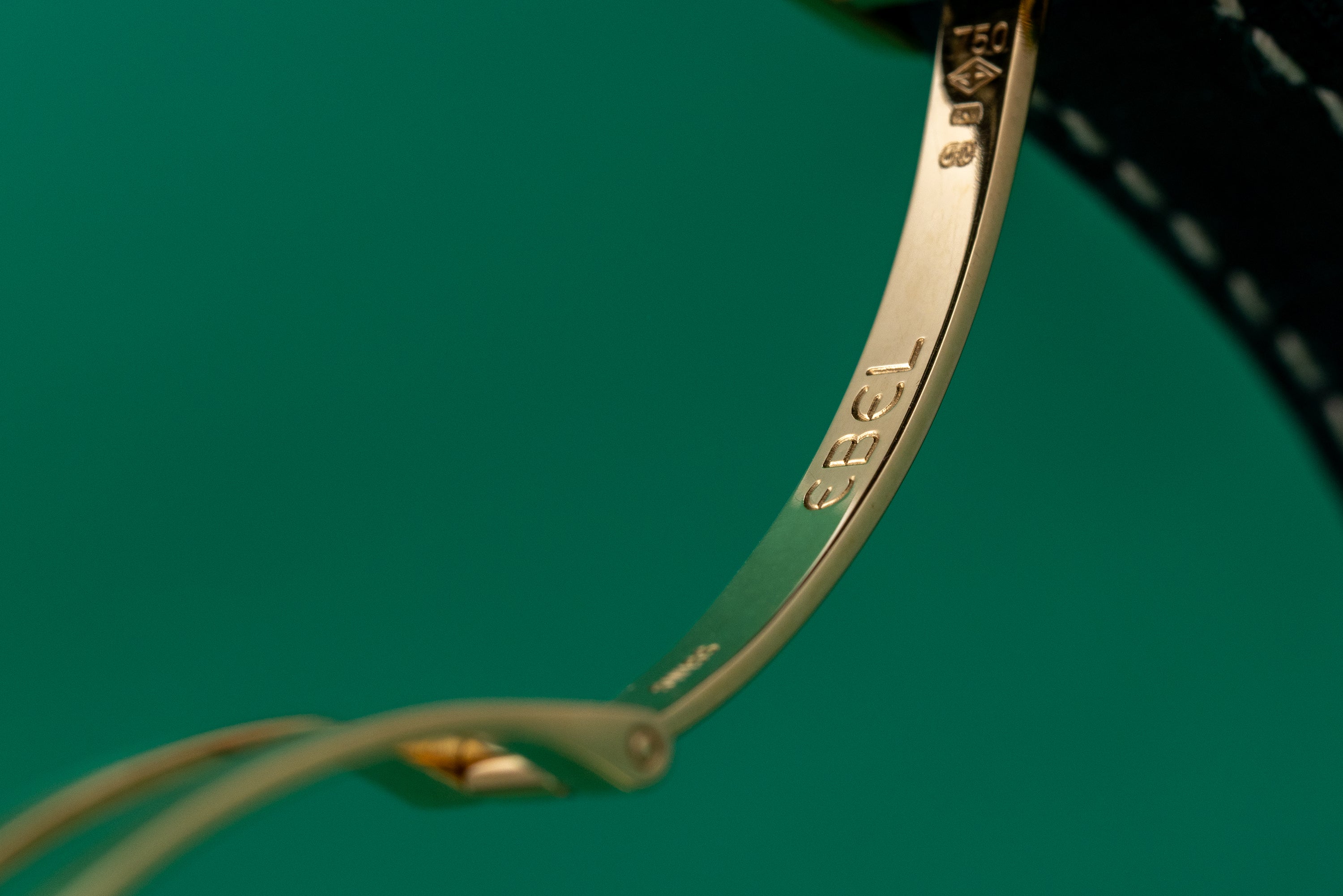 Ebel Beluga | REF. 885940 | Diamond & Emerald Bezel | Mother of Pearl Dial | 18k Yellow Gold | Circa 1990's