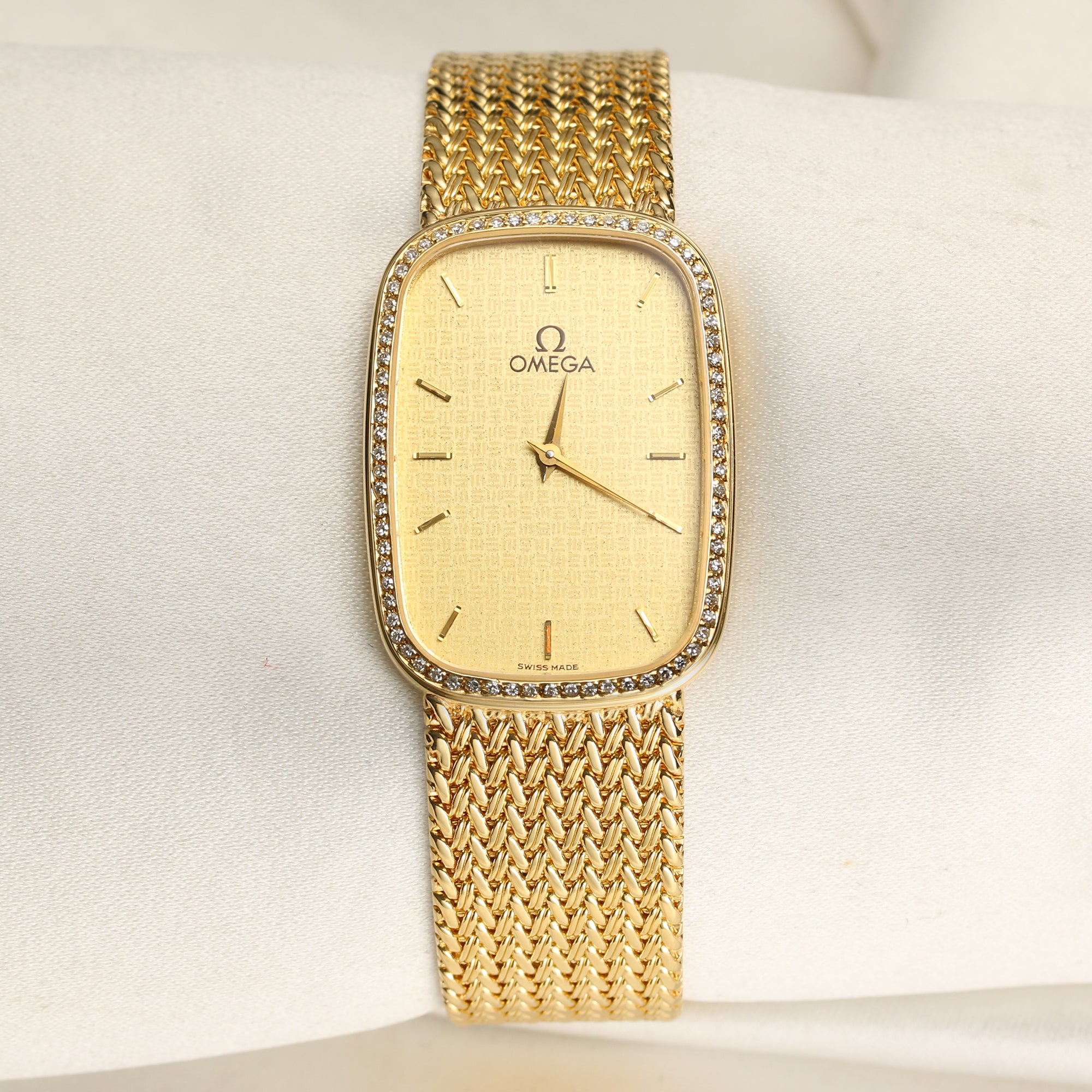 Omega 18K Yellow Gold Second Hand Watch Collectors 1