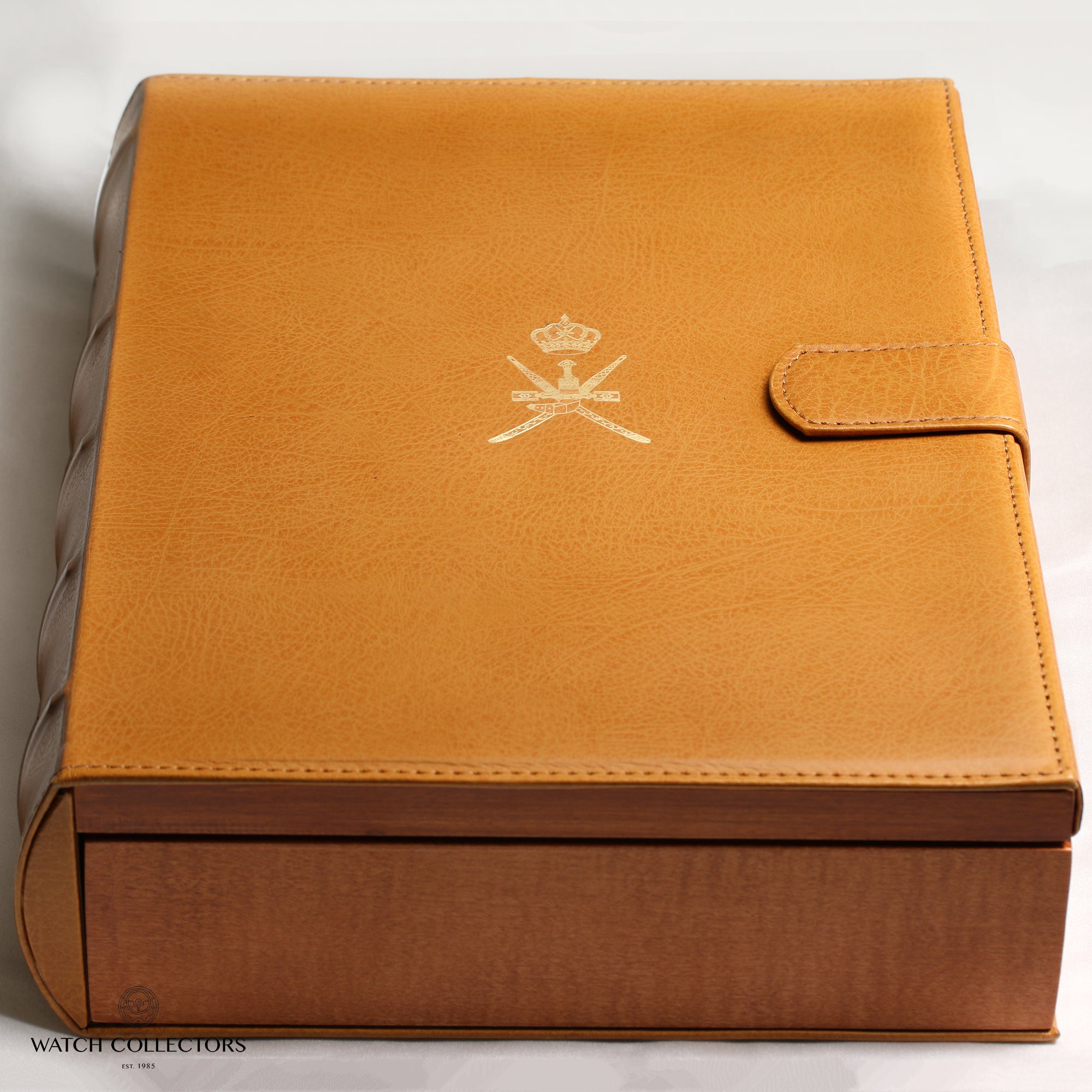 Omega Constellation 18K Yellow Gold Oman Crest Second Hand Watch Collectors 10