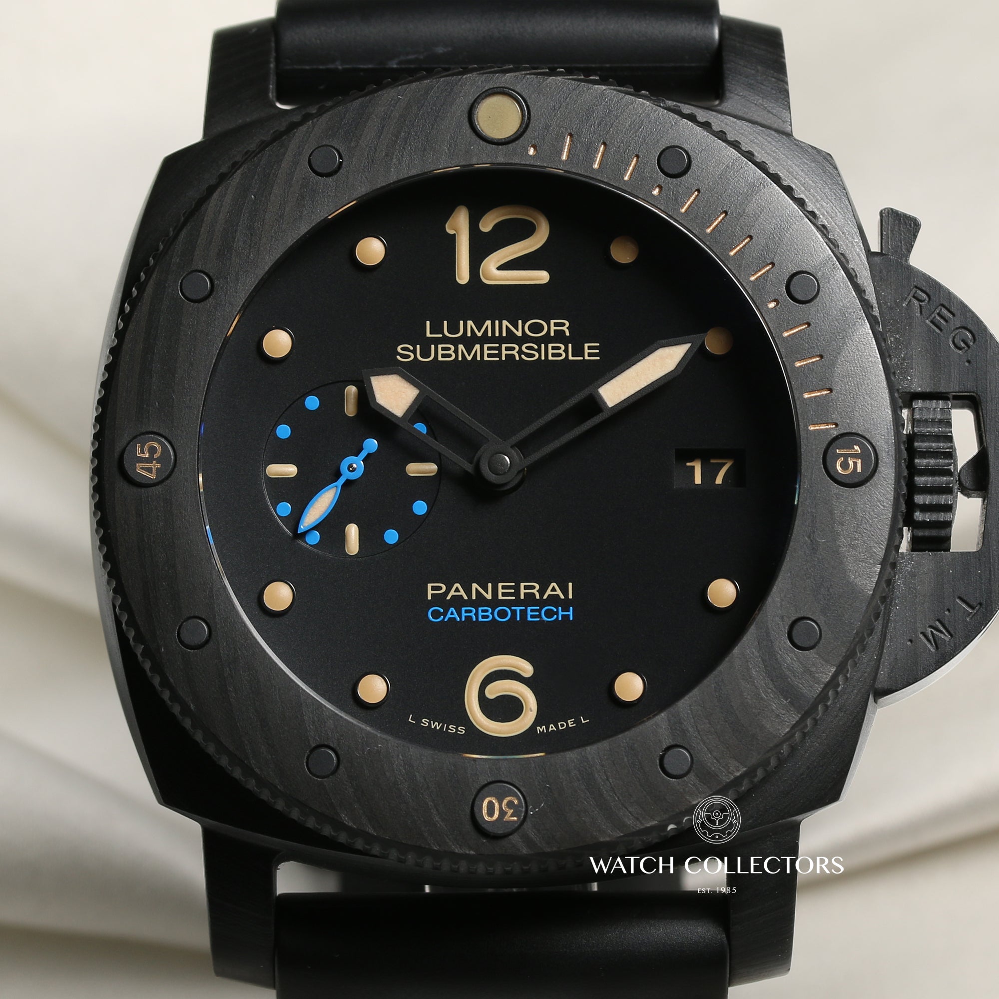 Panerai PAM616 Luminor Submersible Carbotech Titanium Watch