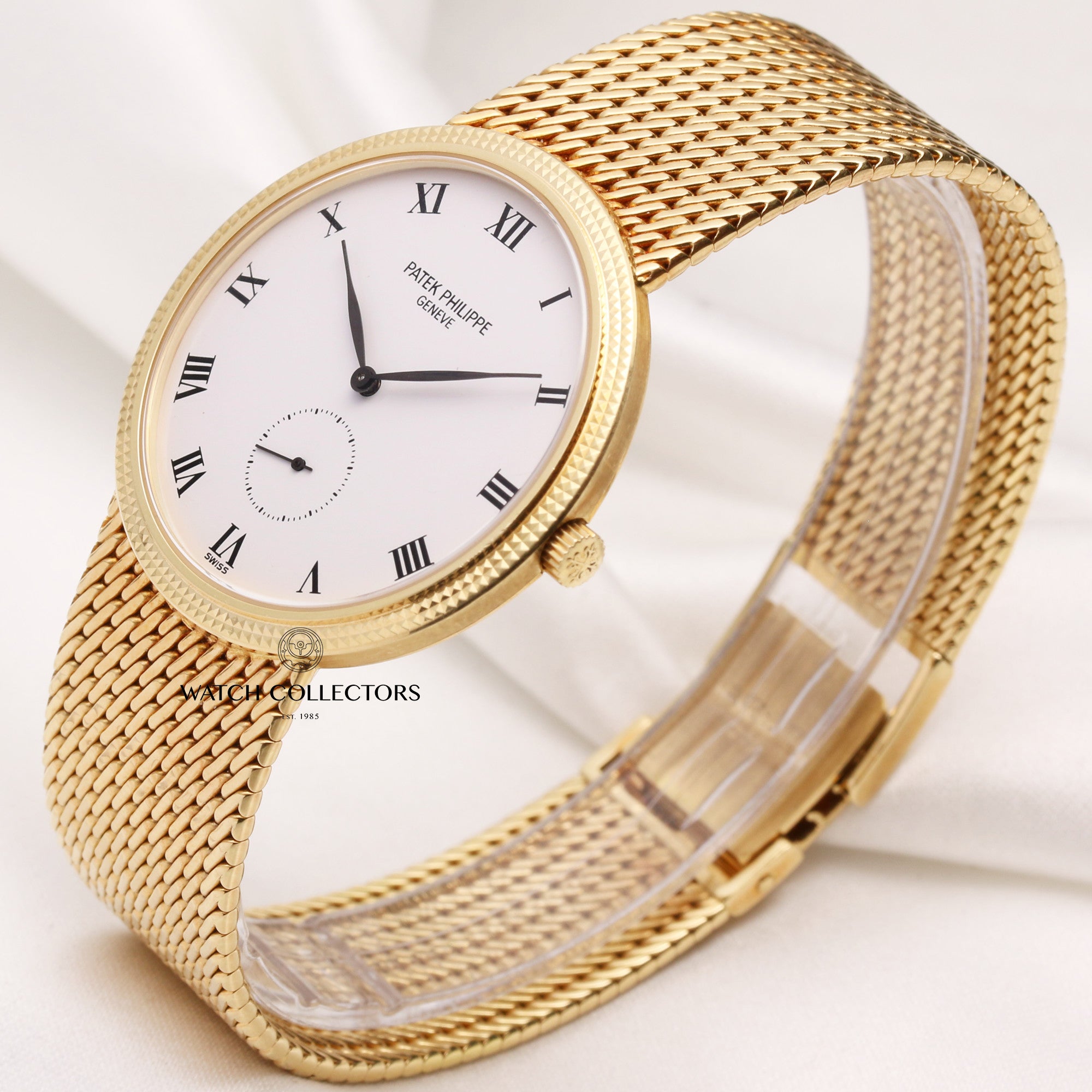 Patek-Philippe-Calatrava-3919-005-18K-Yellow-Gold-Second-Hand-Watch-Collectors-3-1