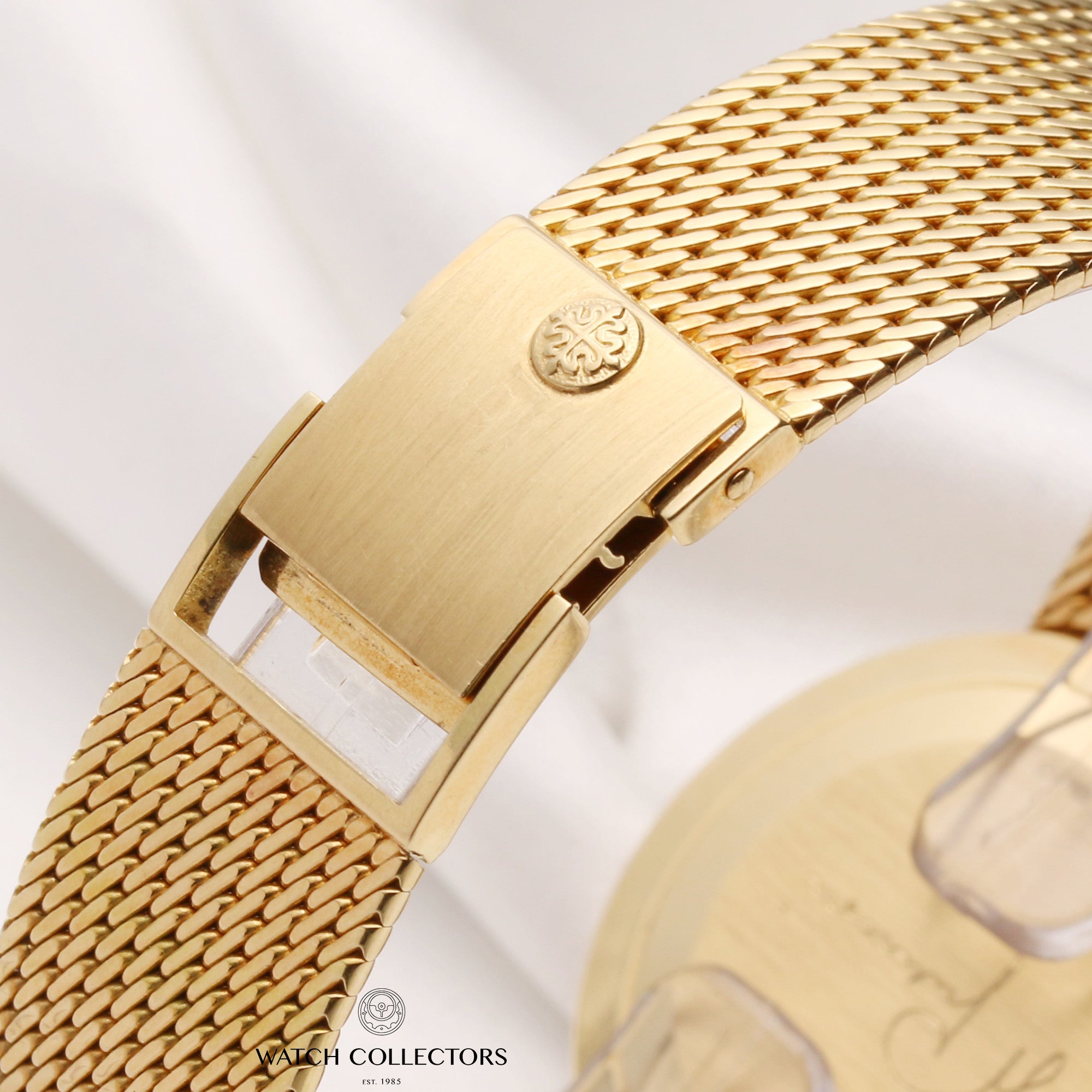 Patek-Philippe-Calatrava-3919-005-18K-Yellow-Gold-Second-Hand-Watch-Collectors-6-1