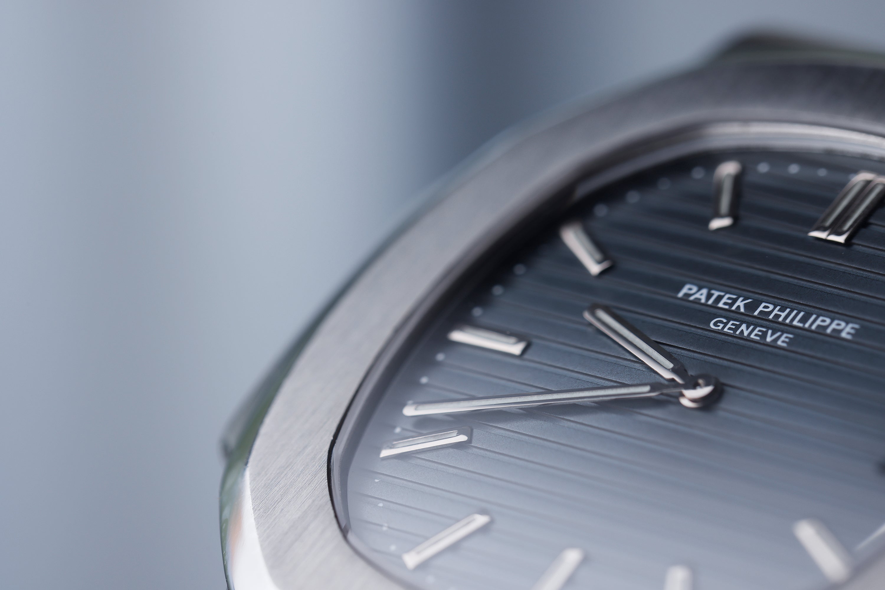Patek Philippe Nautilus 'Jumbo' | REF. 3700 | Stainless Steel | 42mm