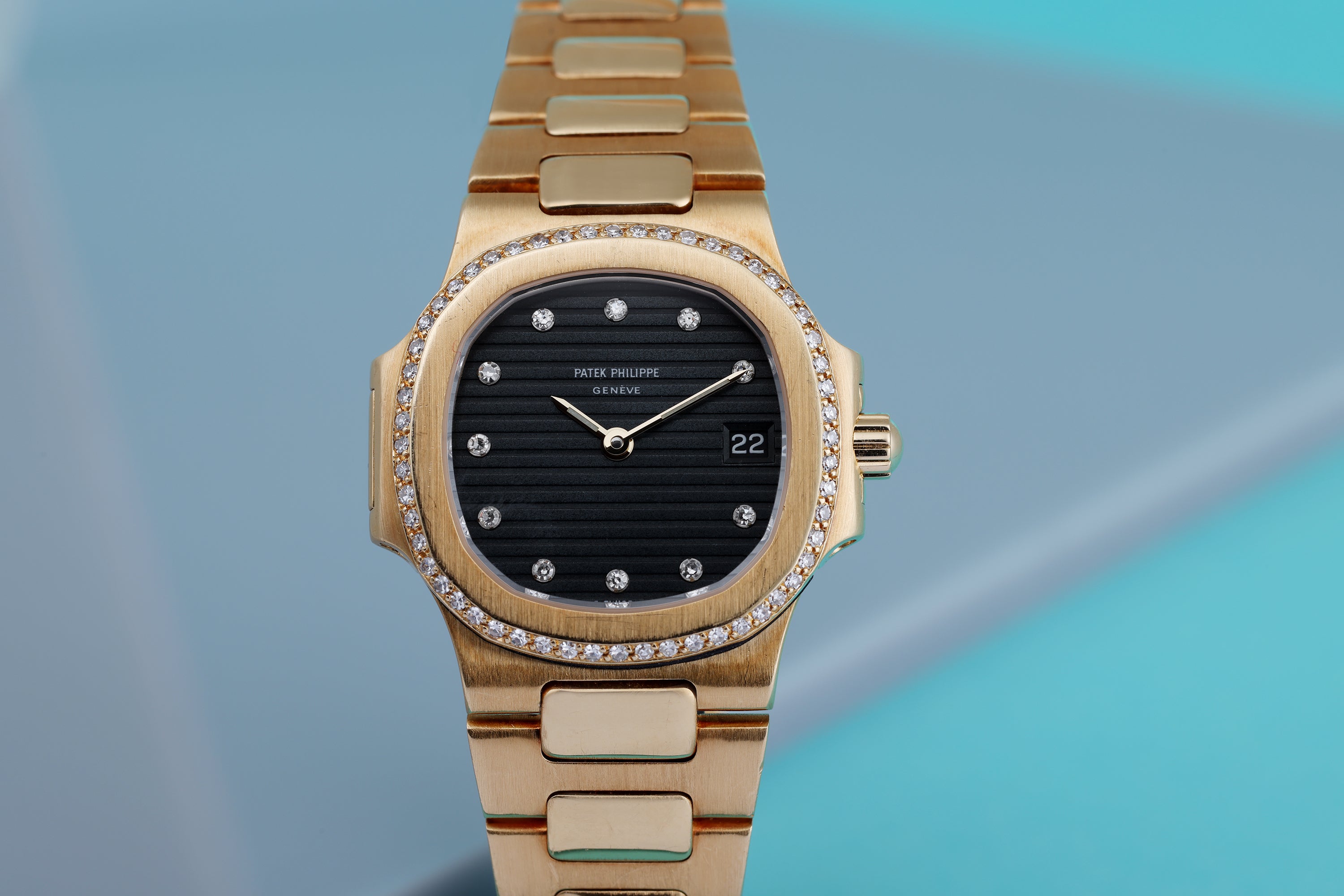 Patek Philippe Lady Nautilus REF. 4700 2J 053 Black Dial Diamond Hours Bezel 18k Yellow Gold