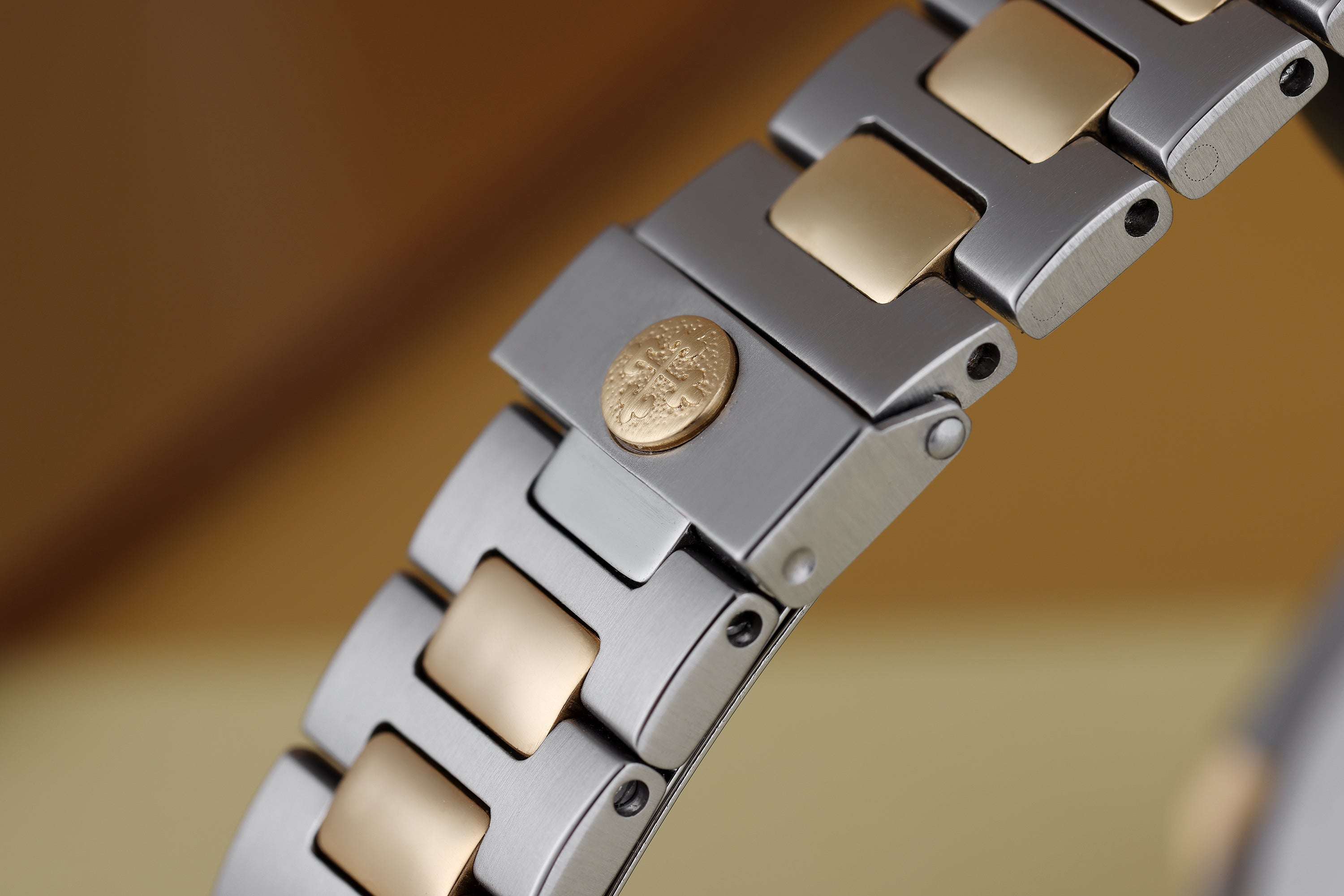 Patek Philippe Nautilus 'Jumbo' | REF. 3700-11AJ | Stainless Steel & 18k Yellow Gold | 42mm