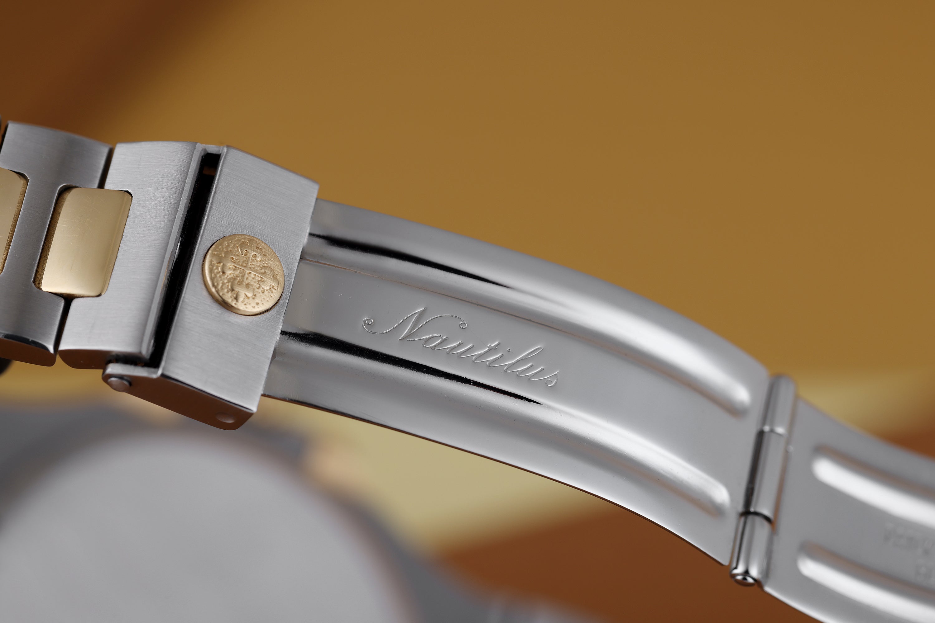 Patek Philippe Nautilus 'Jumbo' | REF. 3700-11AJ | Stainless Steel & 18k Yellow Gold | 42mm