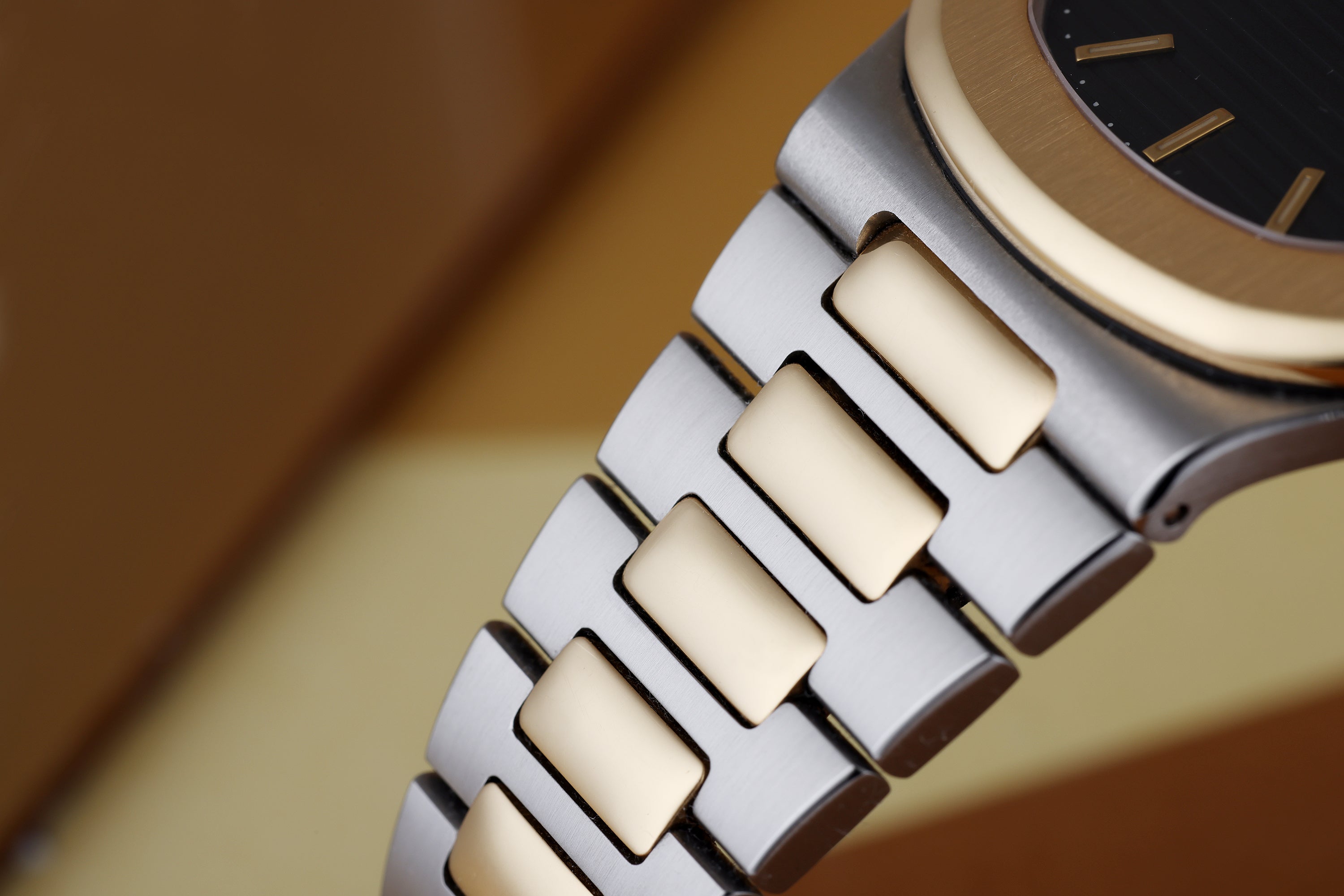 Patek Philippe Nautilus 'Jumbo' | REF. 3700-11AJ | Stainless Steel & 18k Yellow Gold | 42mm