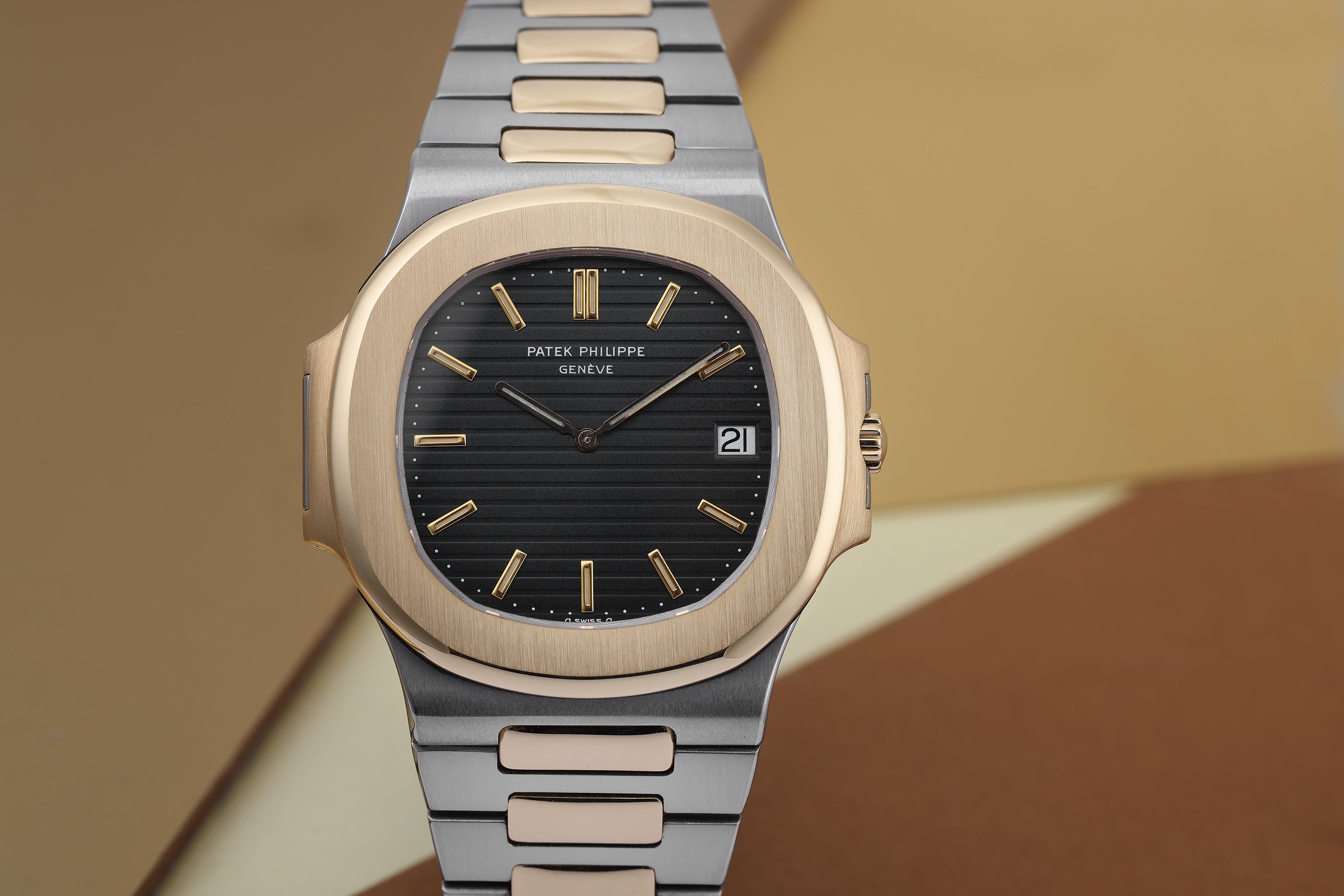 Patek Philippe Nautilus 'Jumbo' | REF. 3700-11AJ | Stainless Steel & 18k Yellow Gold | 42mm