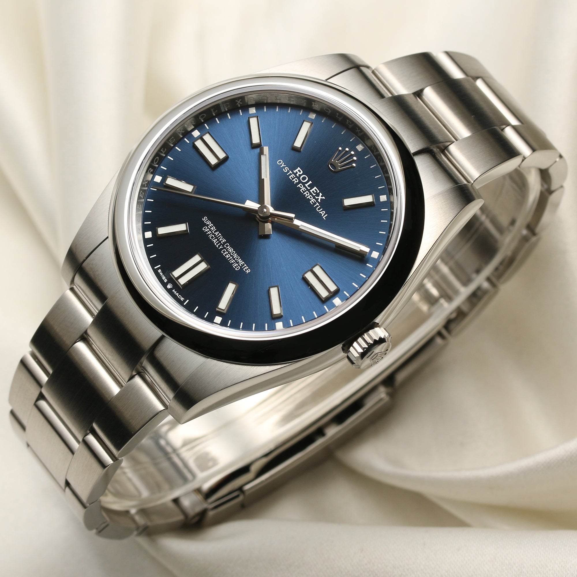 Rolex Oyster Perpetual 124300 Stainless Steel Second Hand Watch Collectors 3