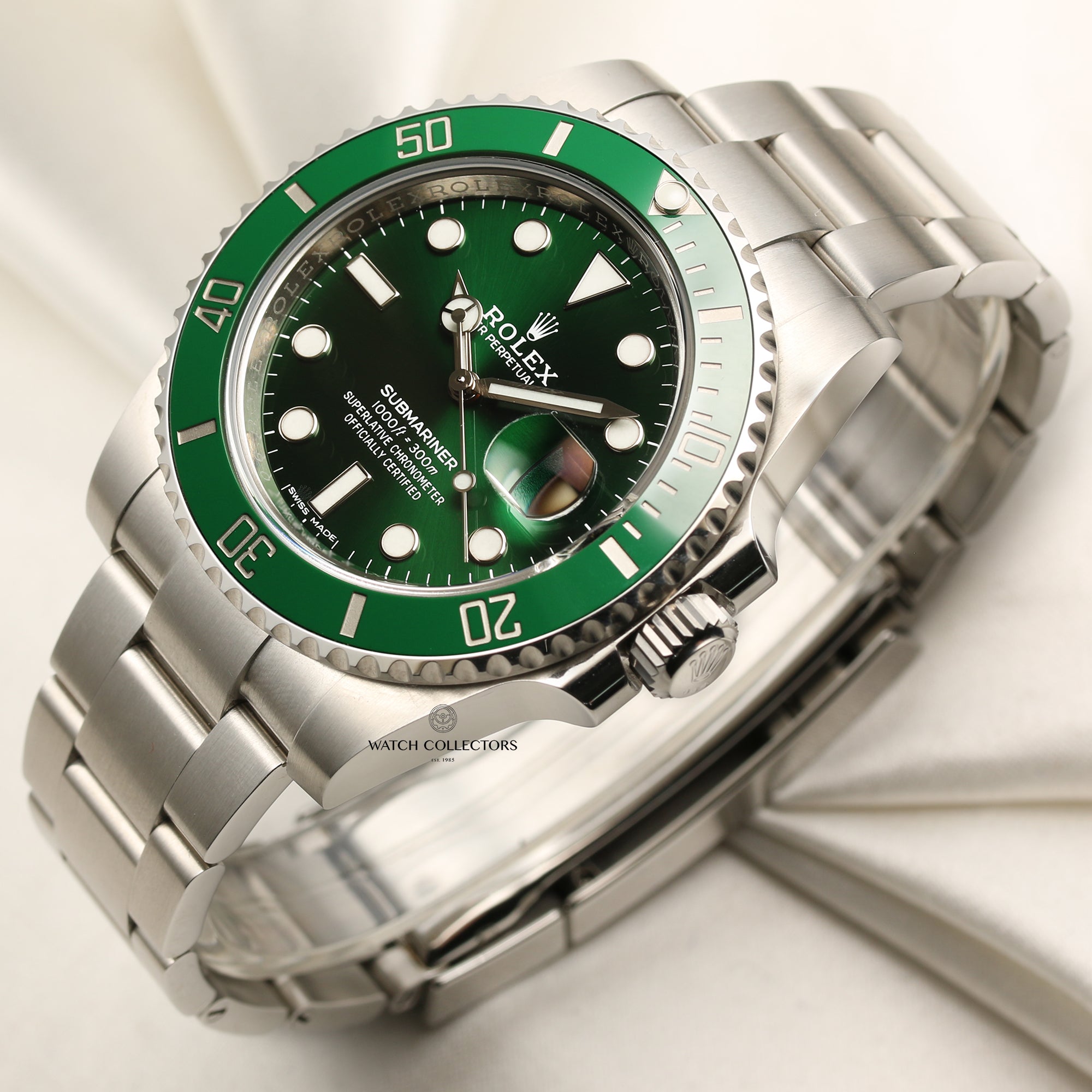 Rolex Submariner 116610LV Hulk Stainless Steel Second Hand Watch Collectors 3