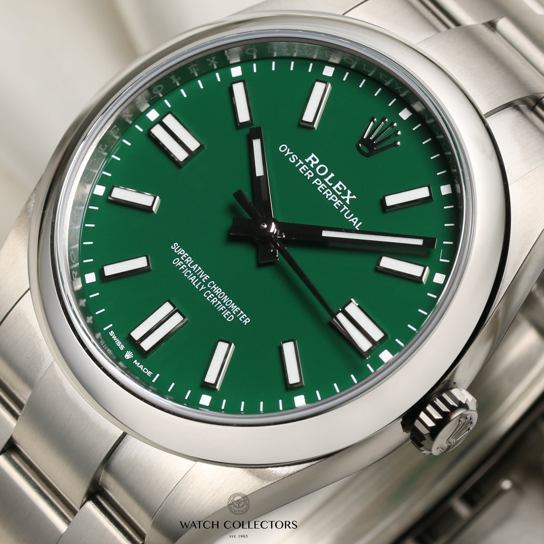 Unworn Rolex Oyster Perpetual 124300 Green Stainless Steel Second Hand Watch Collectors 4