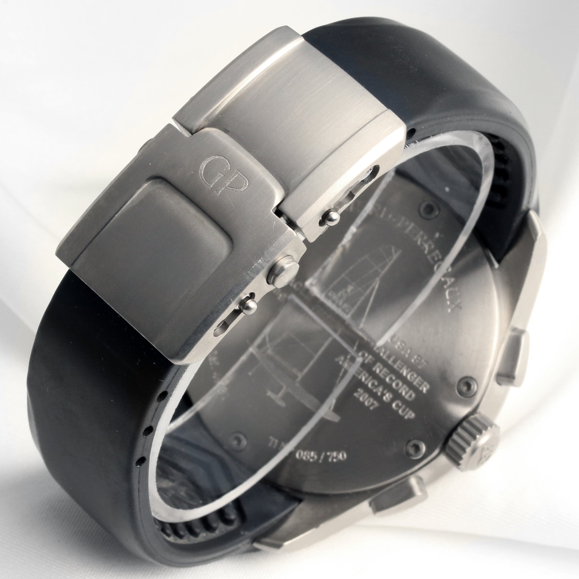 girard-perregaux_bmw_oracle_racing_49931_second_hand_watch_collectors_5_.jpg