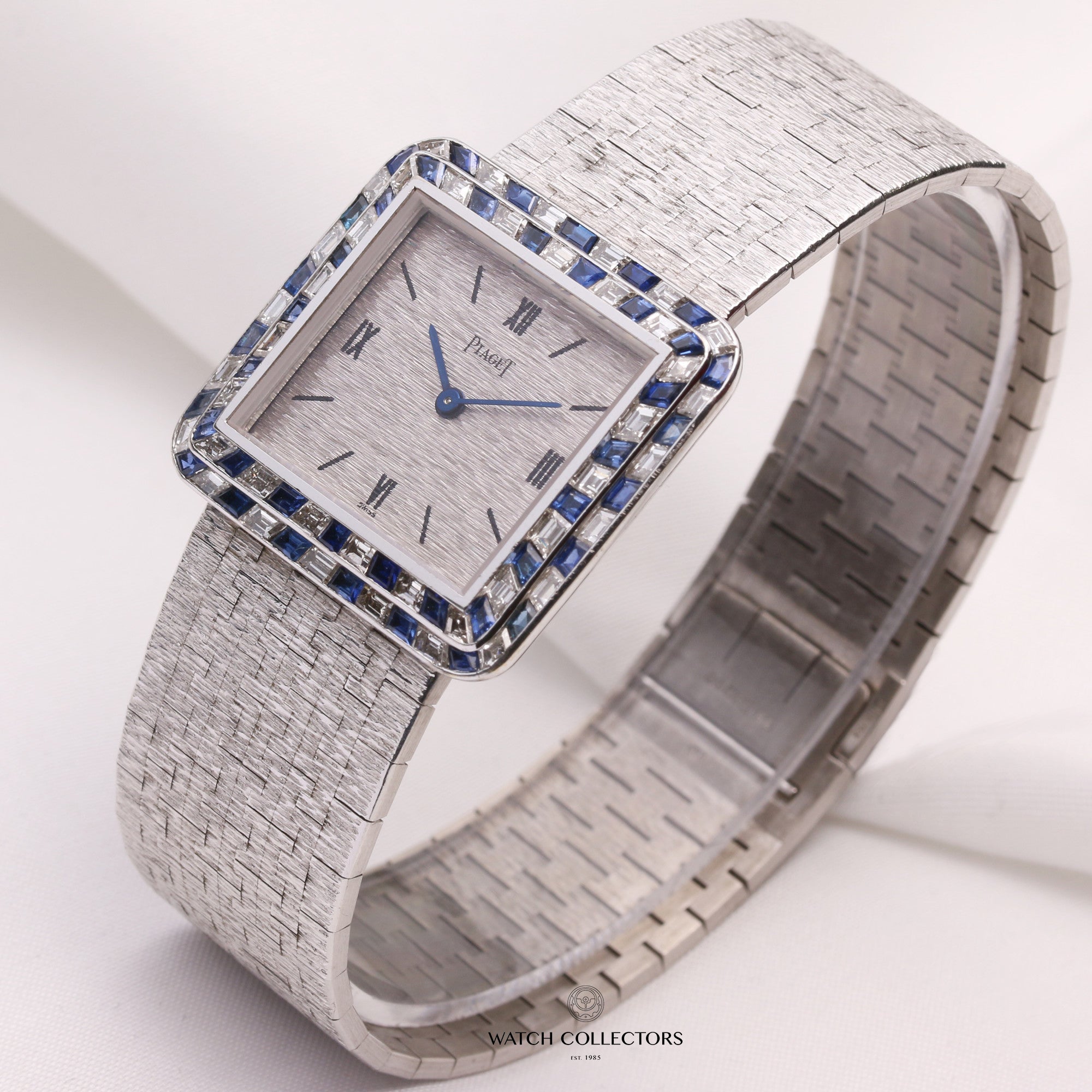 piaget_18k_white_gold_diamond_sapphire_bezel_9366a6_second_hand_watch_collectors_3