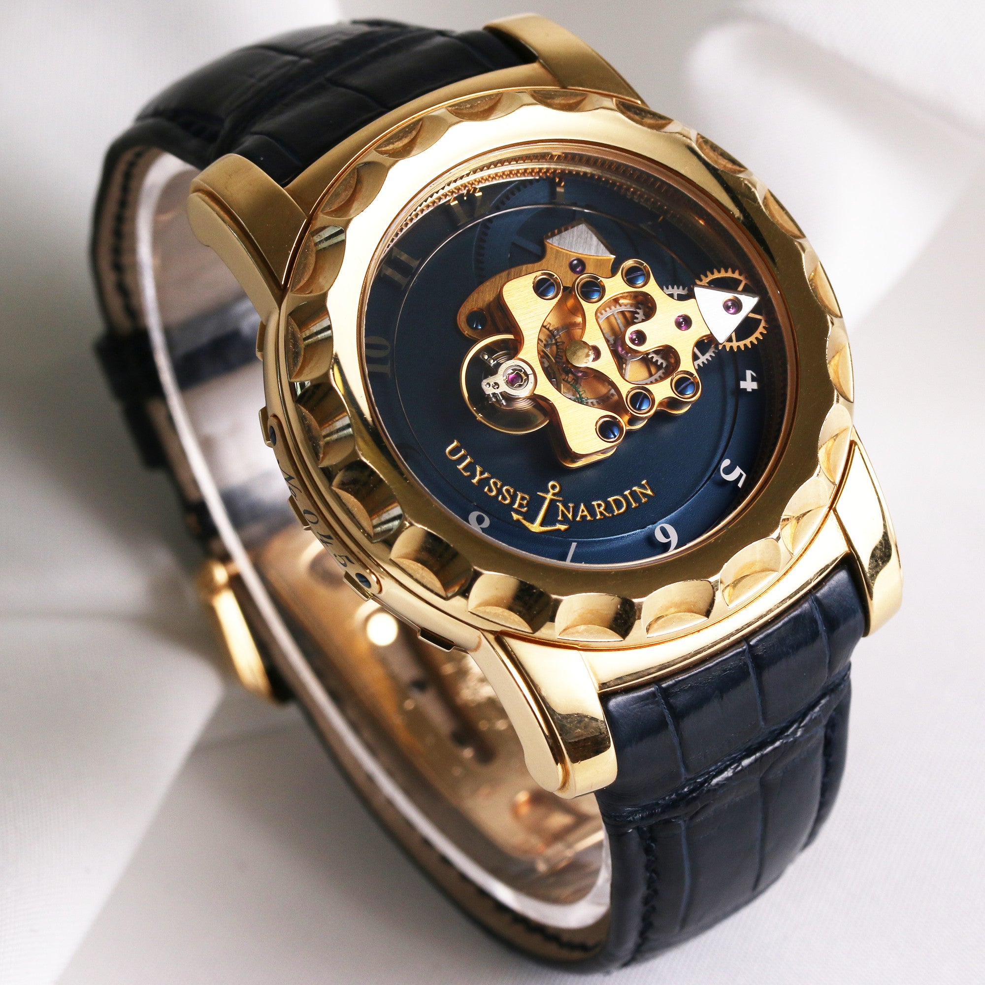 ulysse_nardin_freak_016-88_18k_yellow_gold_second_hand_watch_collectors_3_.jpg