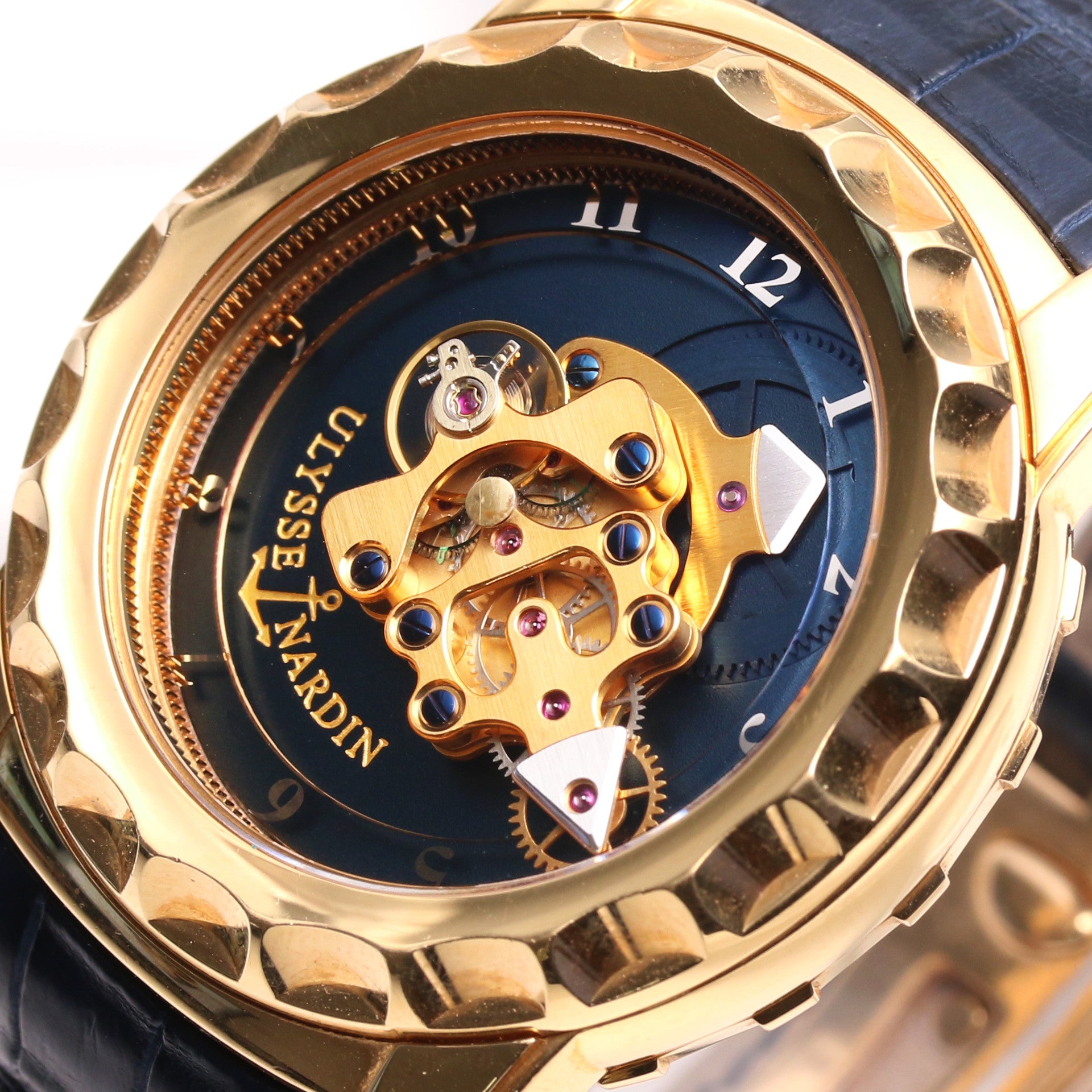 ulysse_nardin_freak_016-88_18k_yellow_gold_second_hand_watch_collectors_4_.jpg